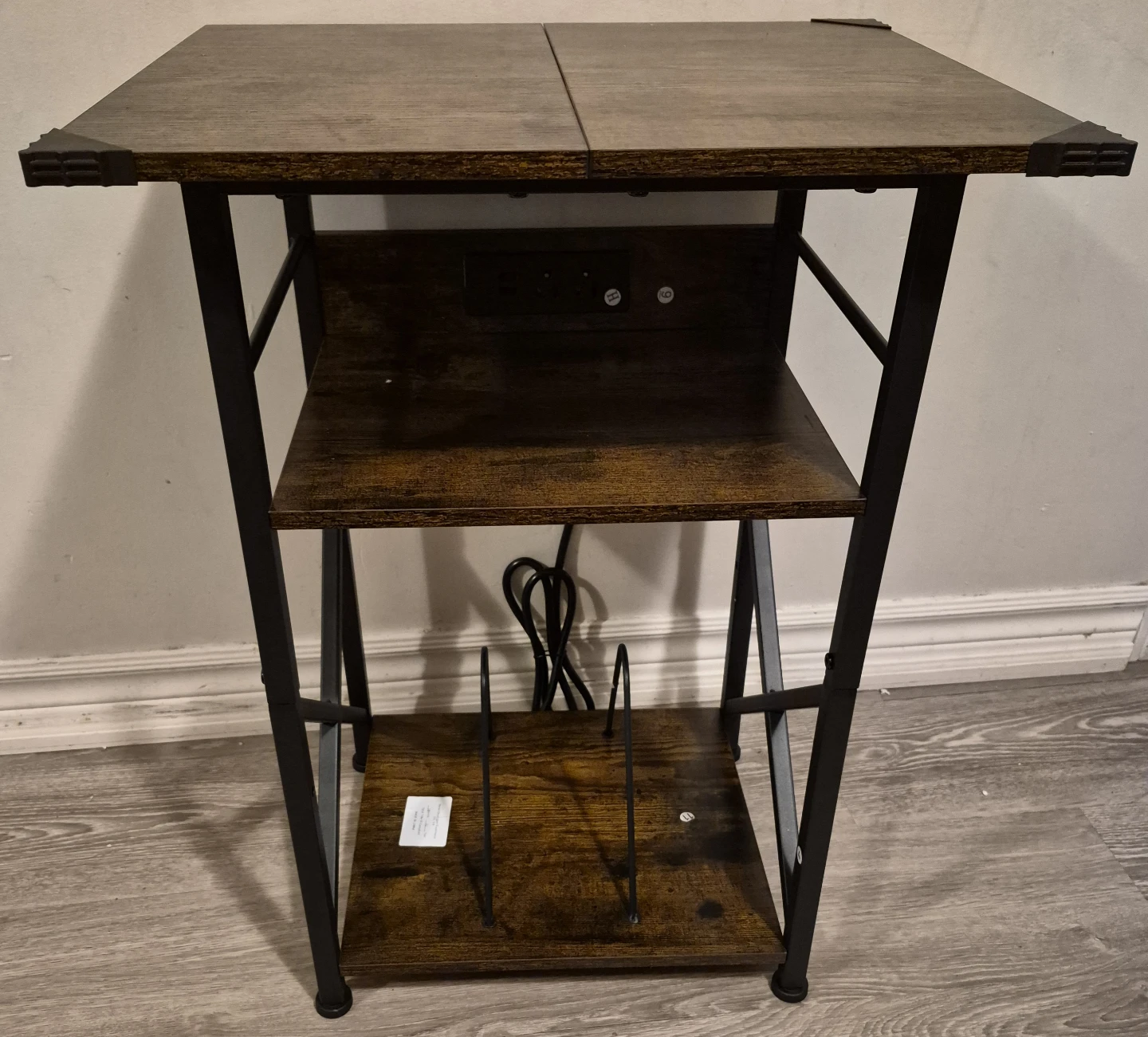 CHOEZON TBZ48U End Table with Power Outlet