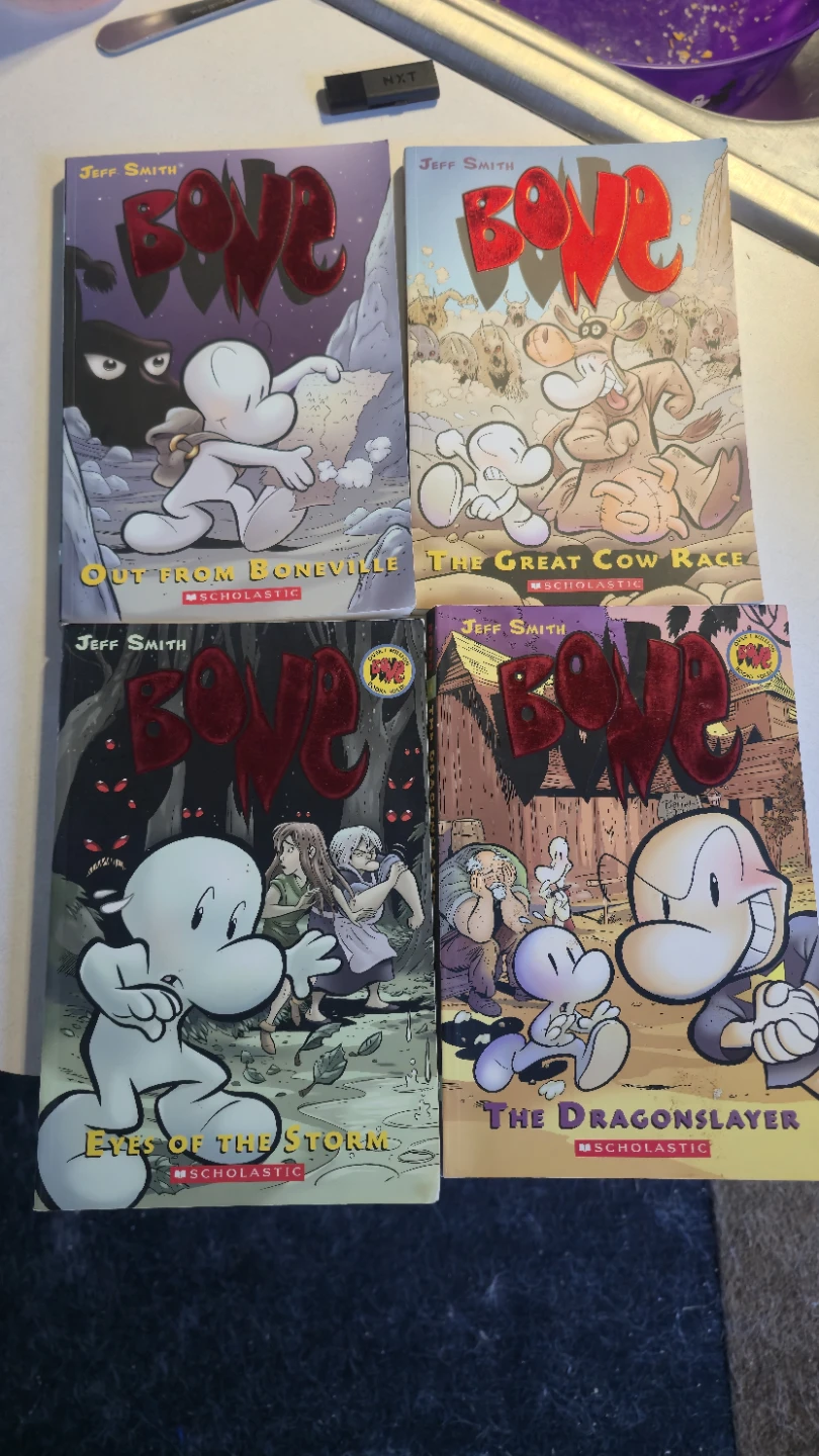 Bone Graphic Novel Collection (11 Books) - photo 2