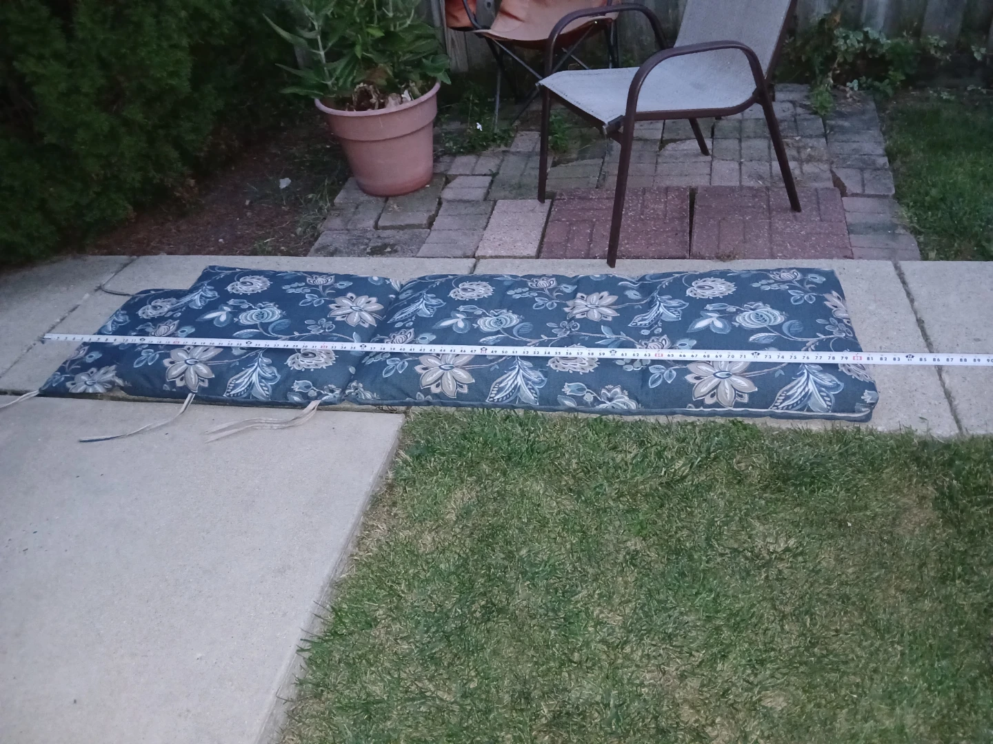 Outdoor Reversible Lounge Chair Cushion - photo 5