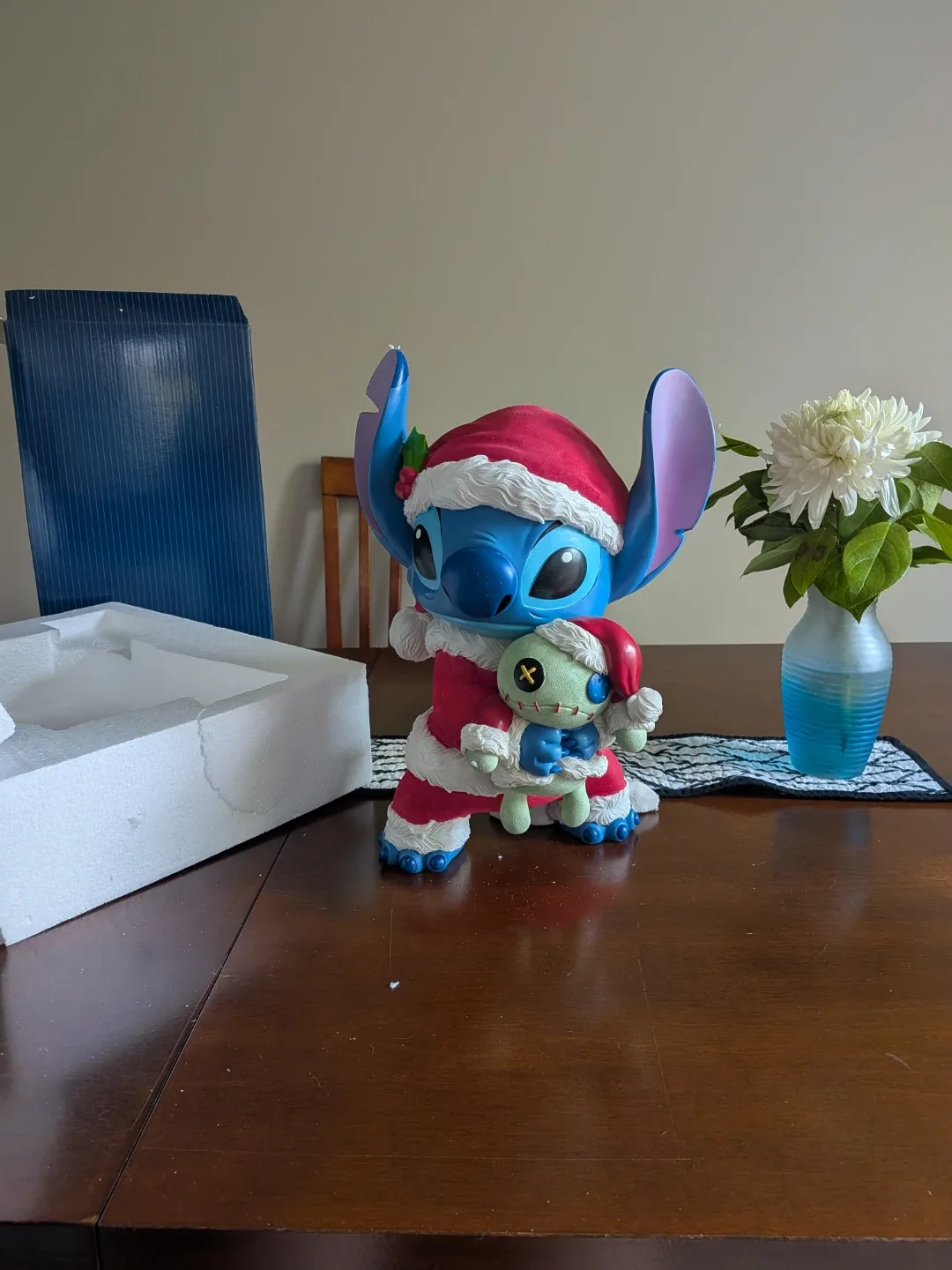 Disney Showcase Big Fig Santa Stitch