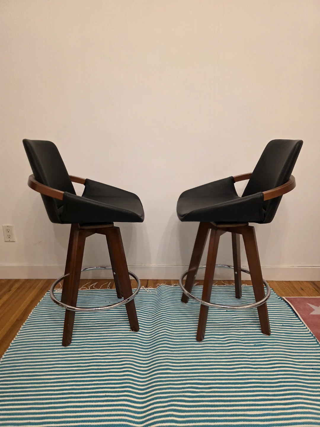 Set of Two Swivel Bar Stools - photo 2