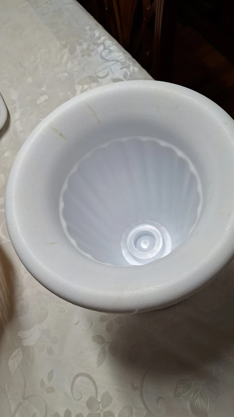 White Plastic Pedestal Planter - photo 2