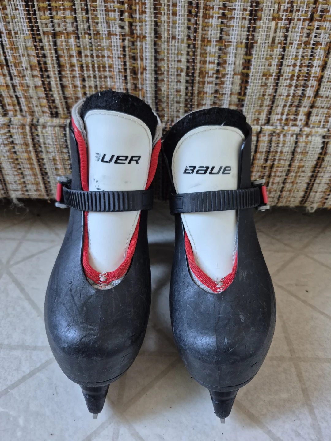 Bauer youth hockey skates size Y10/11 - photo 2