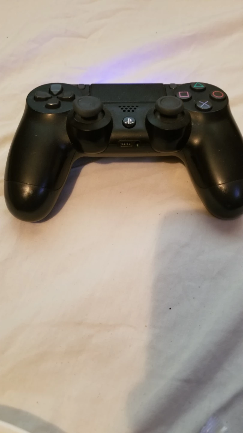 Sony PlayStation 4 DualShock 4 Wireless Controller - photo 2
