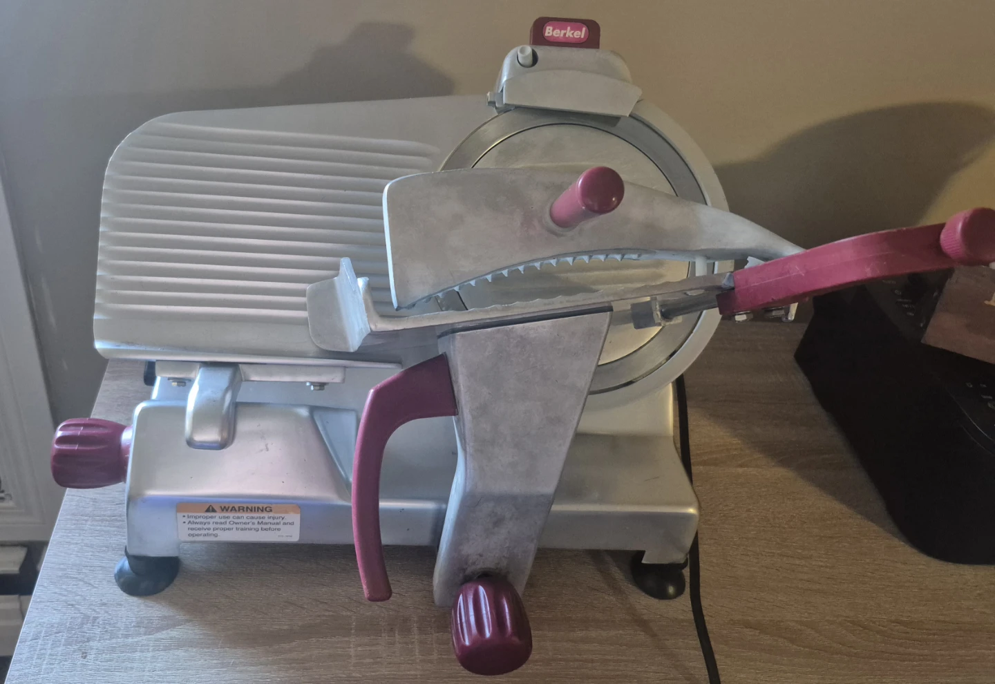 Berkel 825A-Plus 10 inch  commercial Meat Slicer
