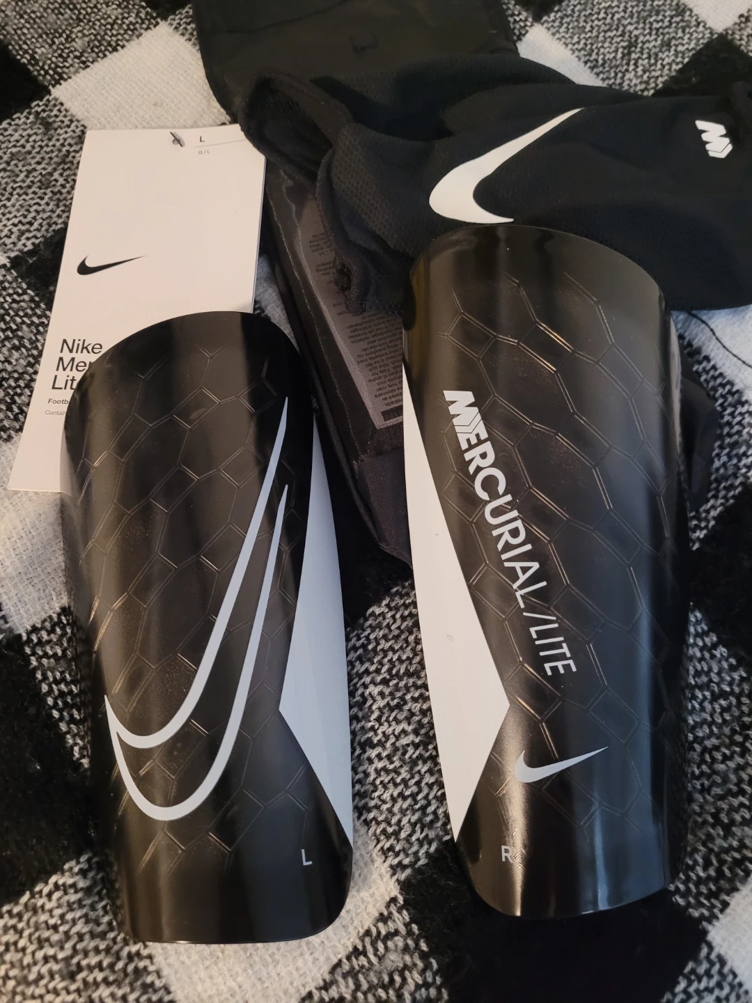 Nike Mercurial Lite Shin Guards - Large