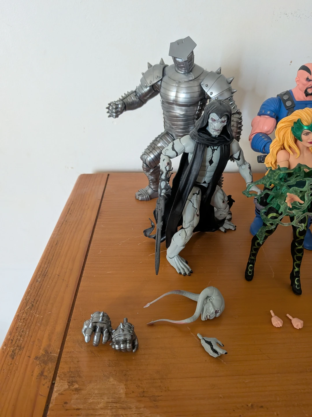 Pre-owned Marvel Legends Thor's Universe - photo 2
