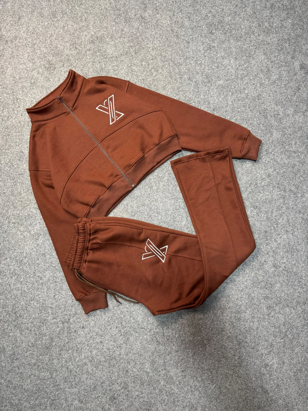 ✨ CHIC WINTER TRACKSUITS FOR WOMEN ❄️👑 - photo 2