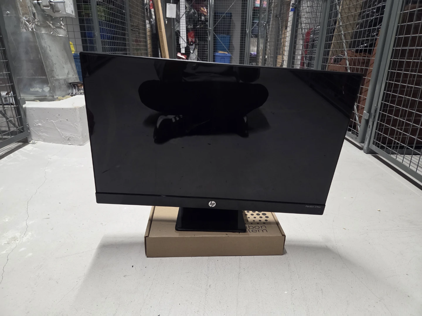 HP Pavilion 27bw 27-inch monitor - photo 4