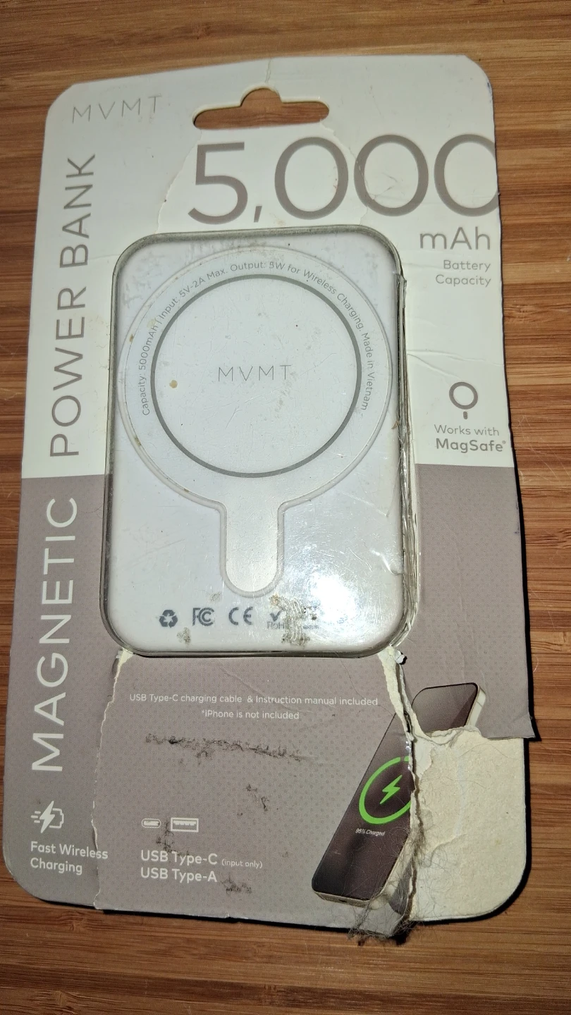 MVMT 5000mAh Magnetic Power Bank