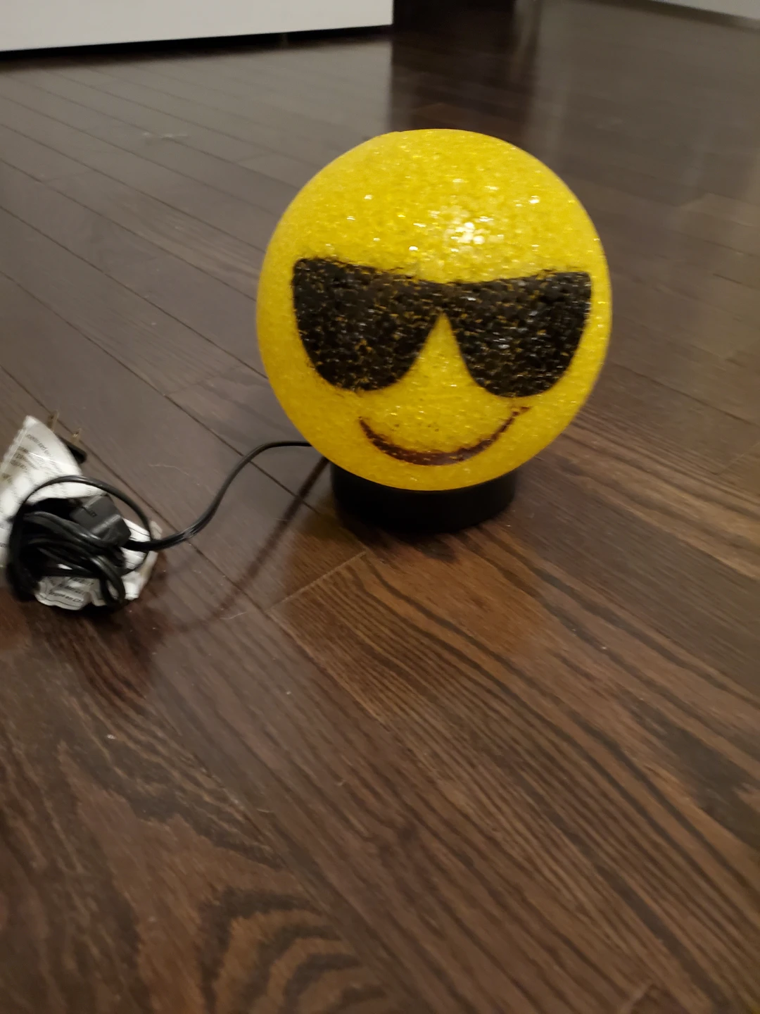 Emoji Sunglasses Table Lamp - photo 3