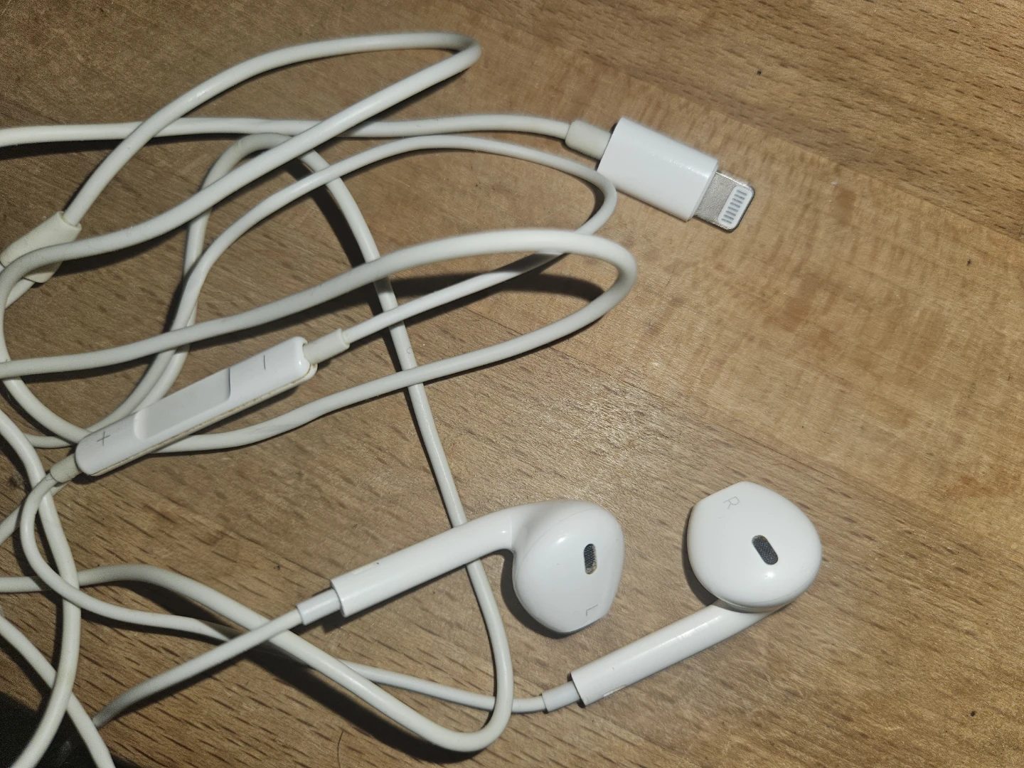 Apple EarPods with Lightning Connector - photo 2