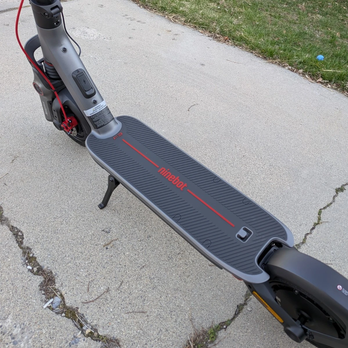Ninebot F3 Electric Scooter - photo 2