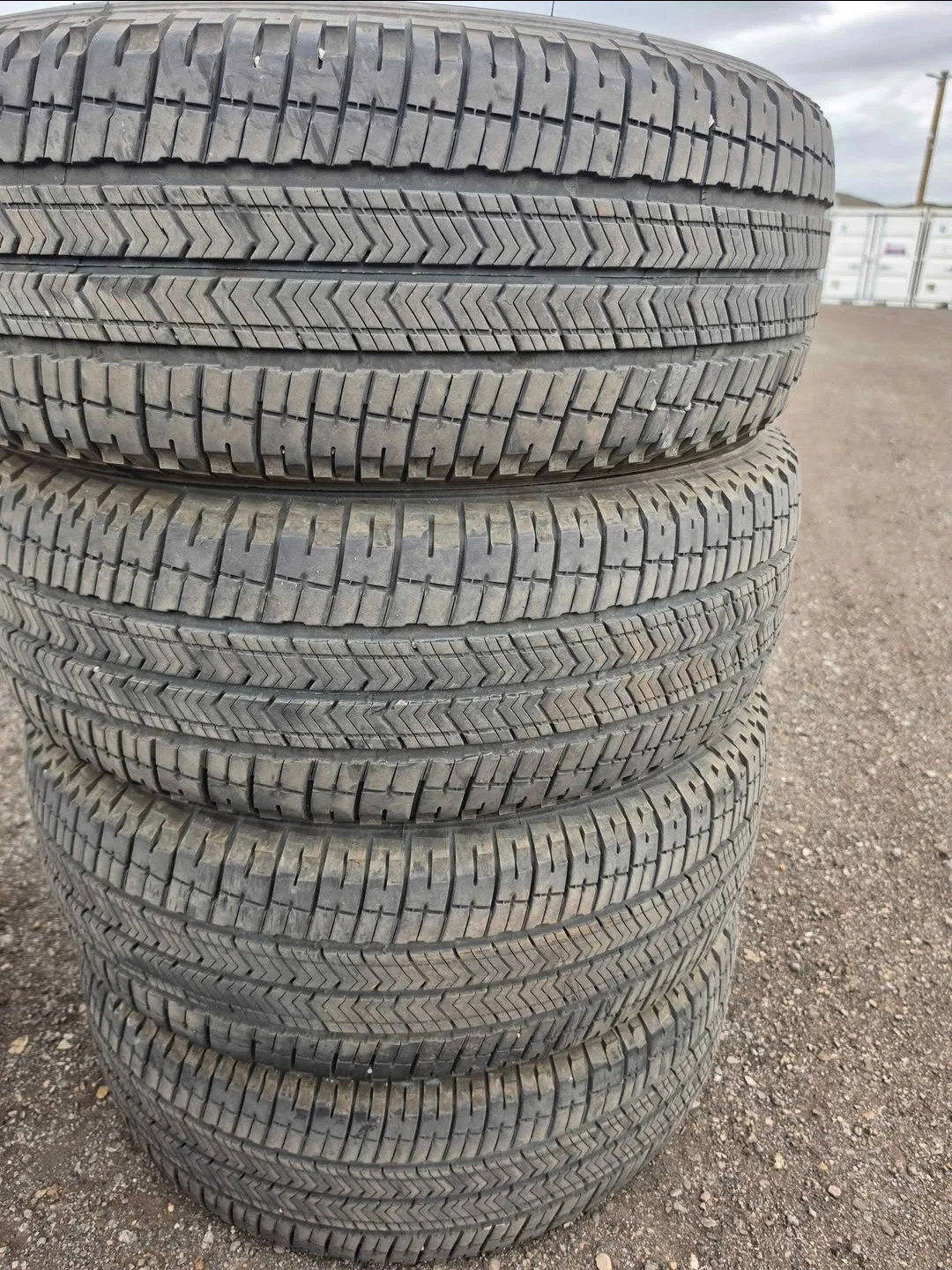 Set of 4 Michelin Primacy XC Tires 275/65R18
