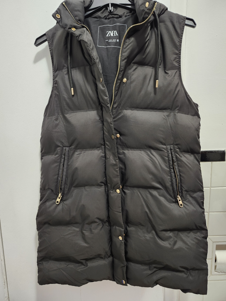Zara Puffer Vest - Black, Size Medium