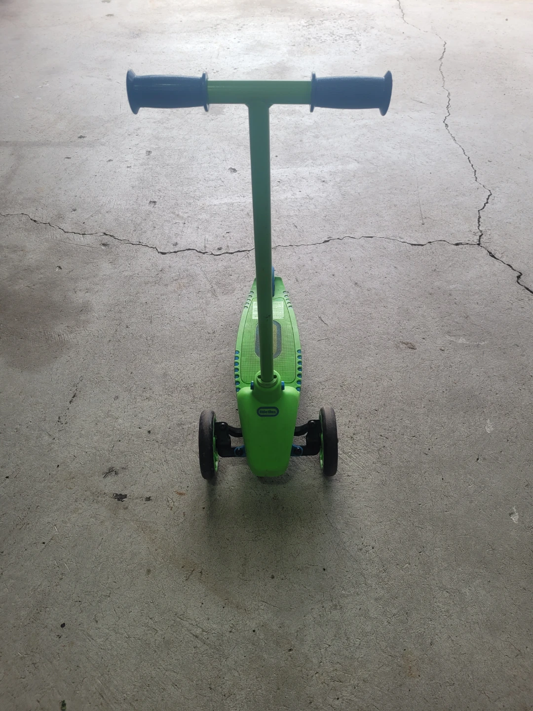 Little Tikes 3-Wheeled Kids Scooter - Green