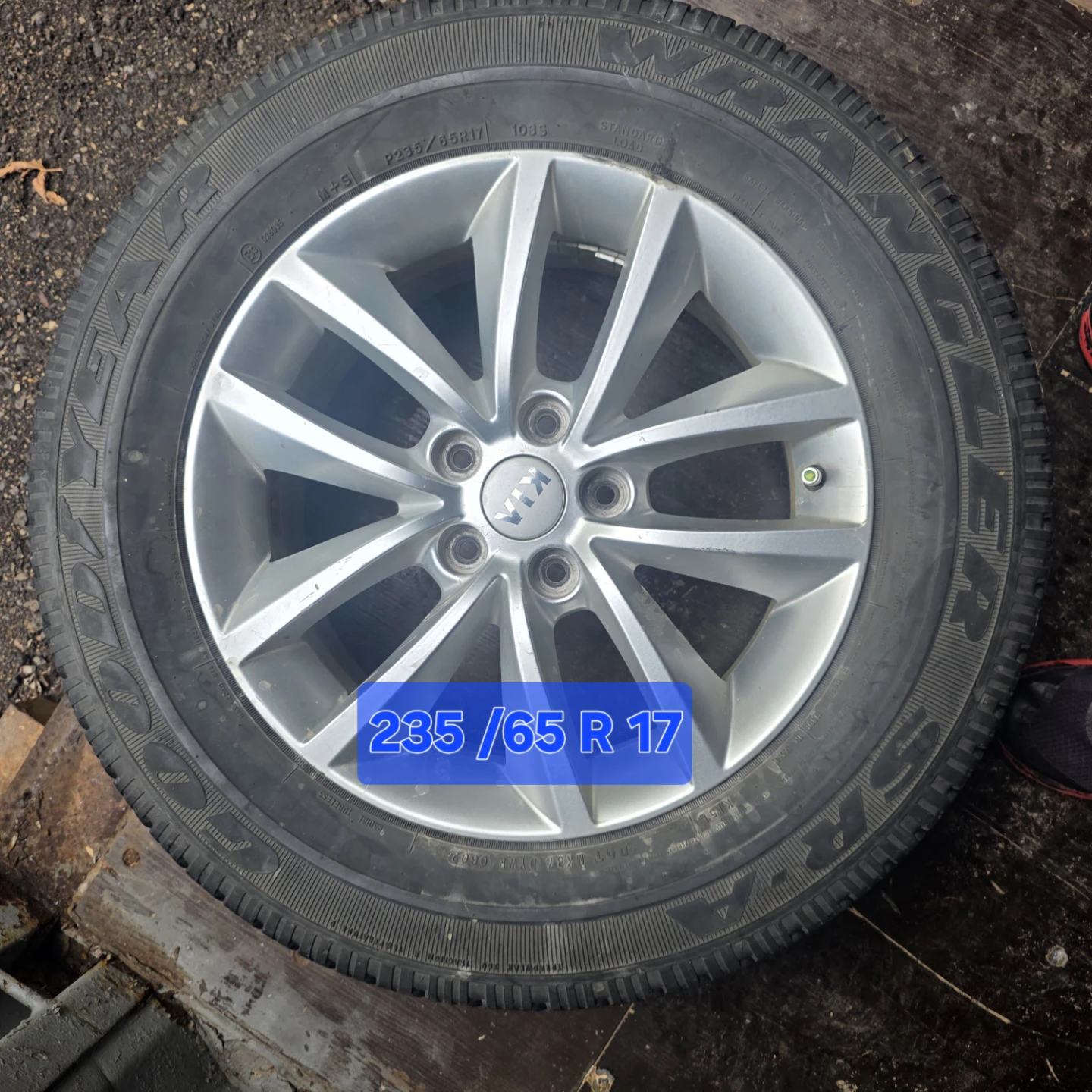 Kia Alloy Wheel with Goodyear Wrangler Tire 235/65R17