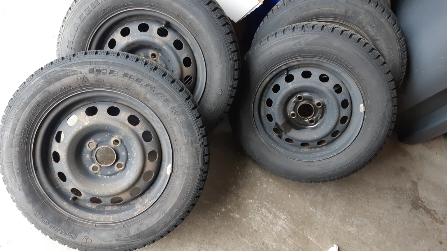 Set of 4 Sailun Ice Blazer Tires 185/70R14