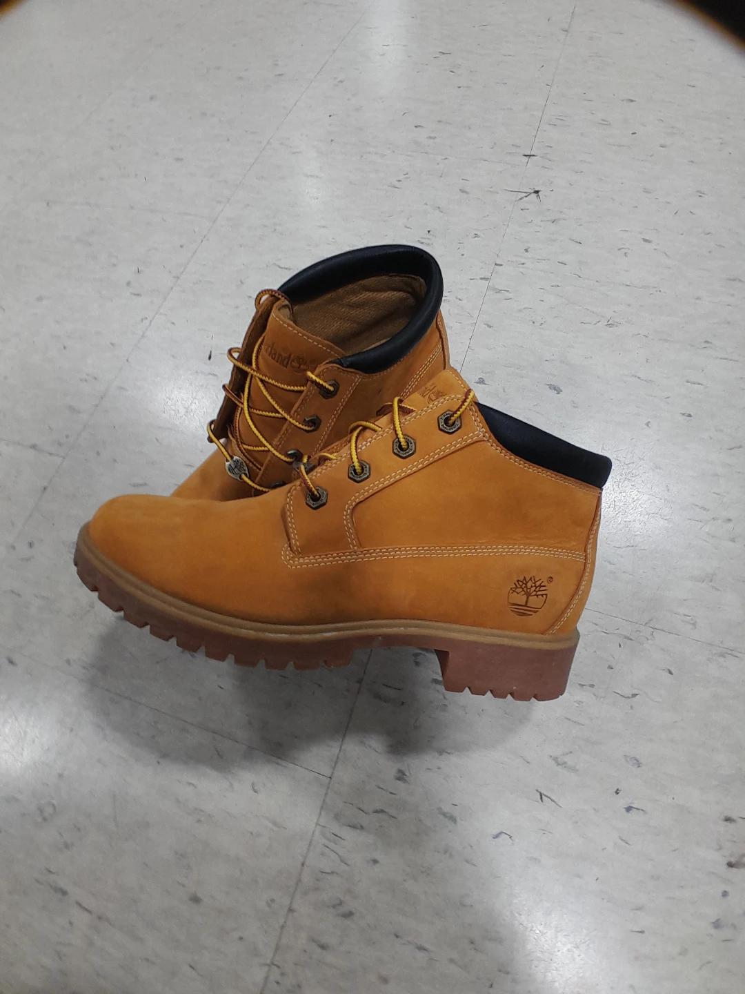 Timberland Wheat Nubuck Ankle Boots Women's Size 9.5 - photo 5