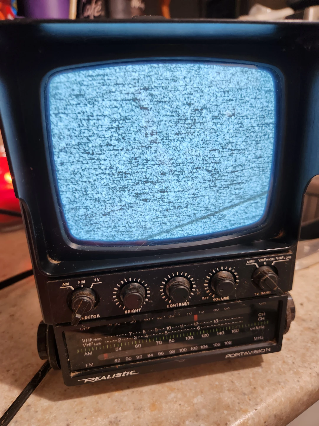 VERY VINTAGE BLACK AND WHITE TV RADIO AS IS - photo 4