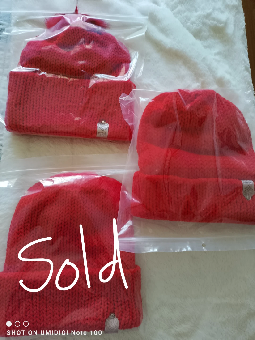 Handmade Pom Pom Knit Toques - photo 4