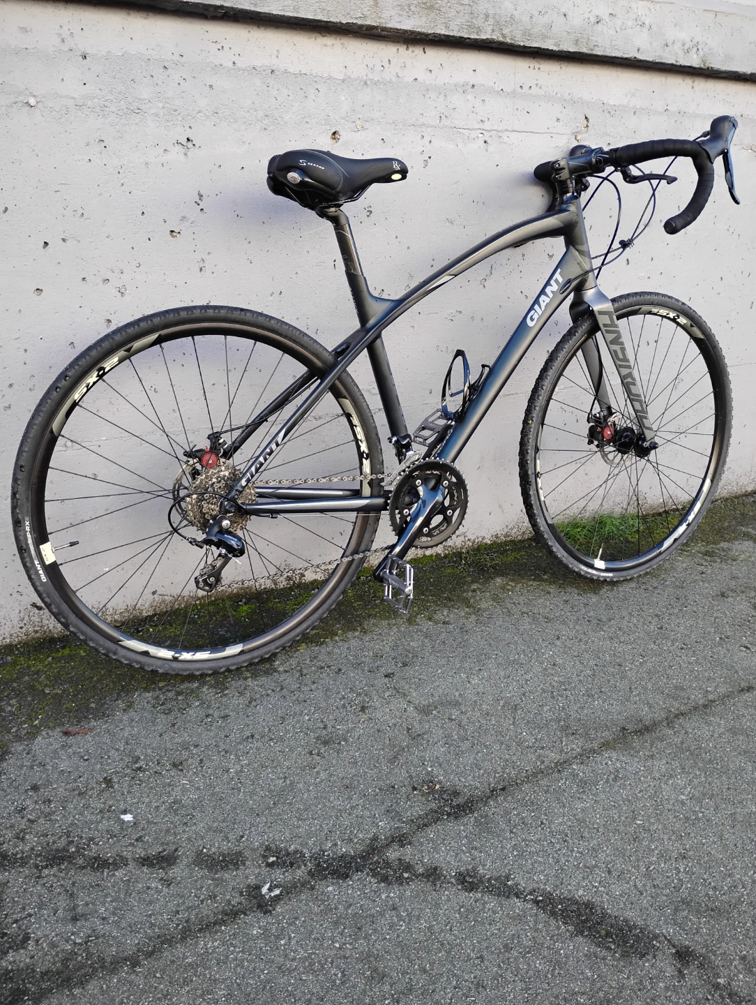 Giant Anyroad Bike Size Medium - photo 3