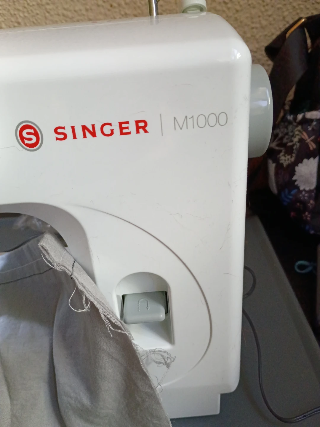 Singer M1000 Sewing Machine - photo 4