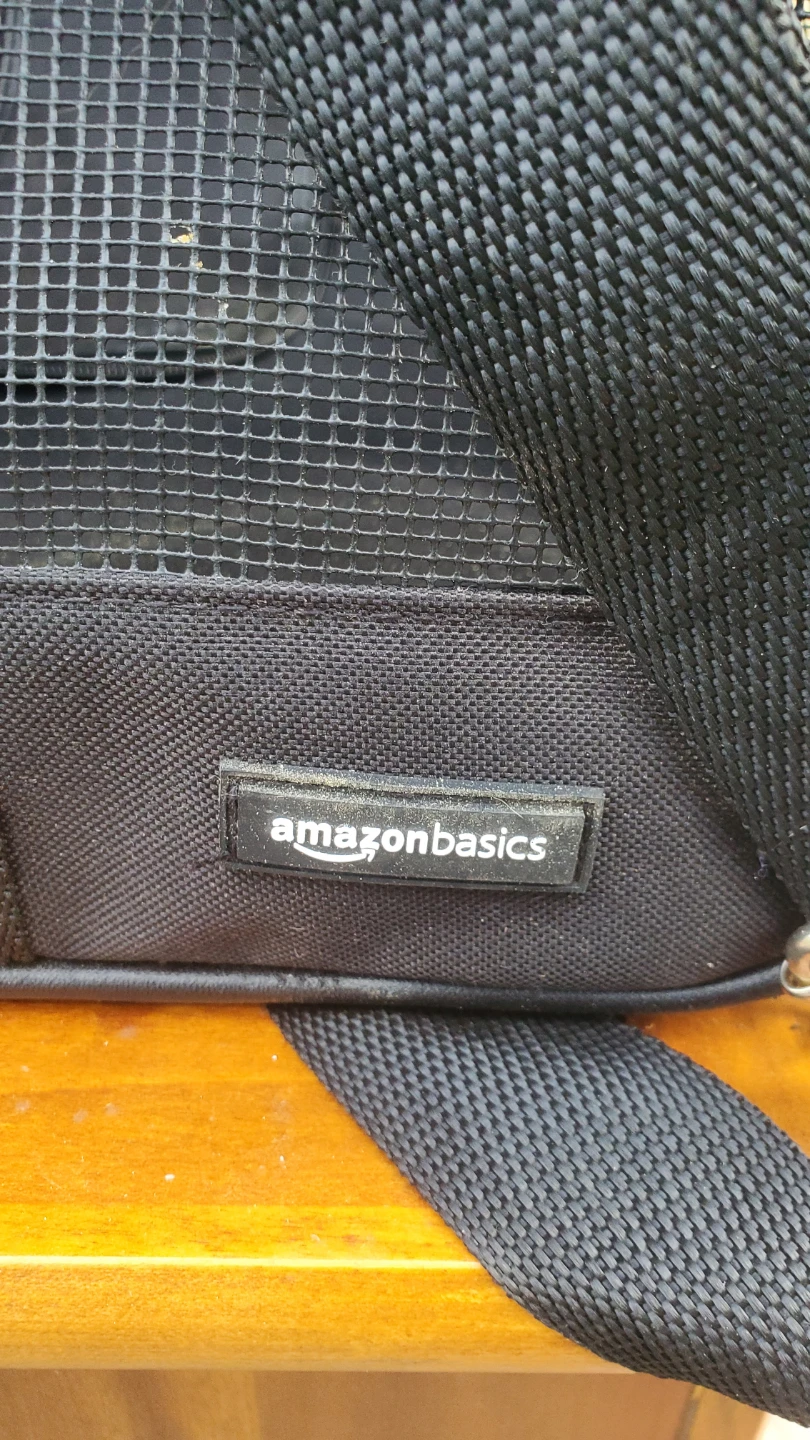 AmazonBasics Black Pet Carrier - photo 2