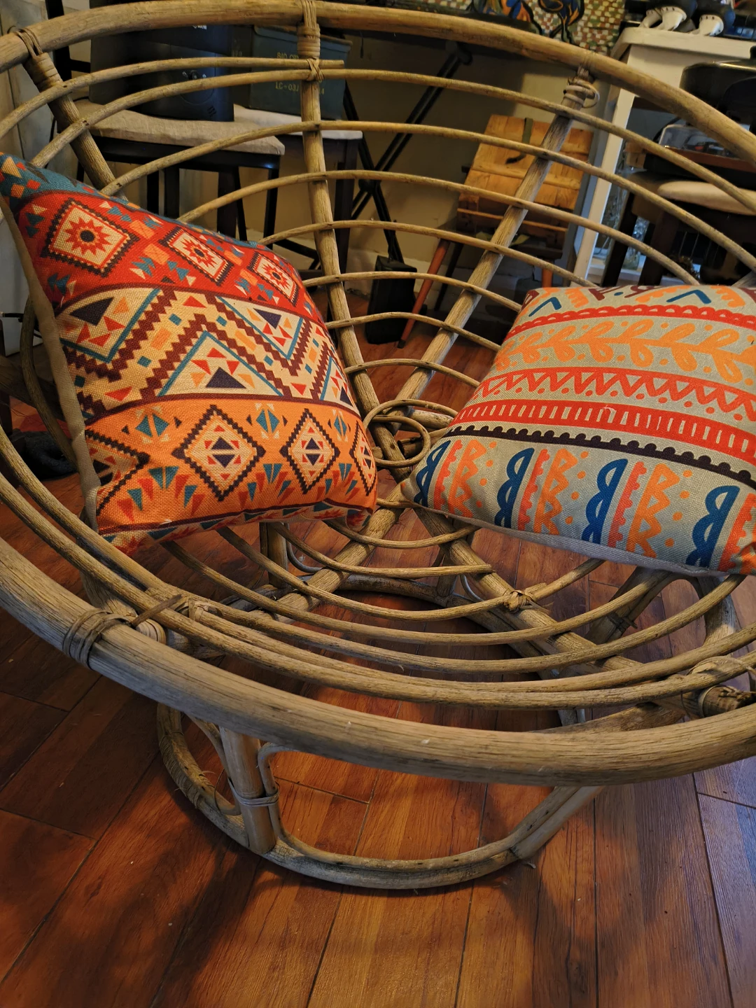 Wicker Papasan Chair with Patterned Cushions - photo 2
