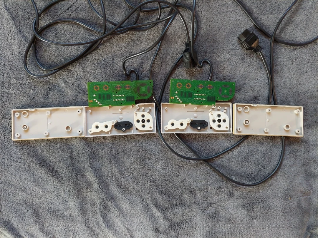 Two NES Controllers - Original - photo 5