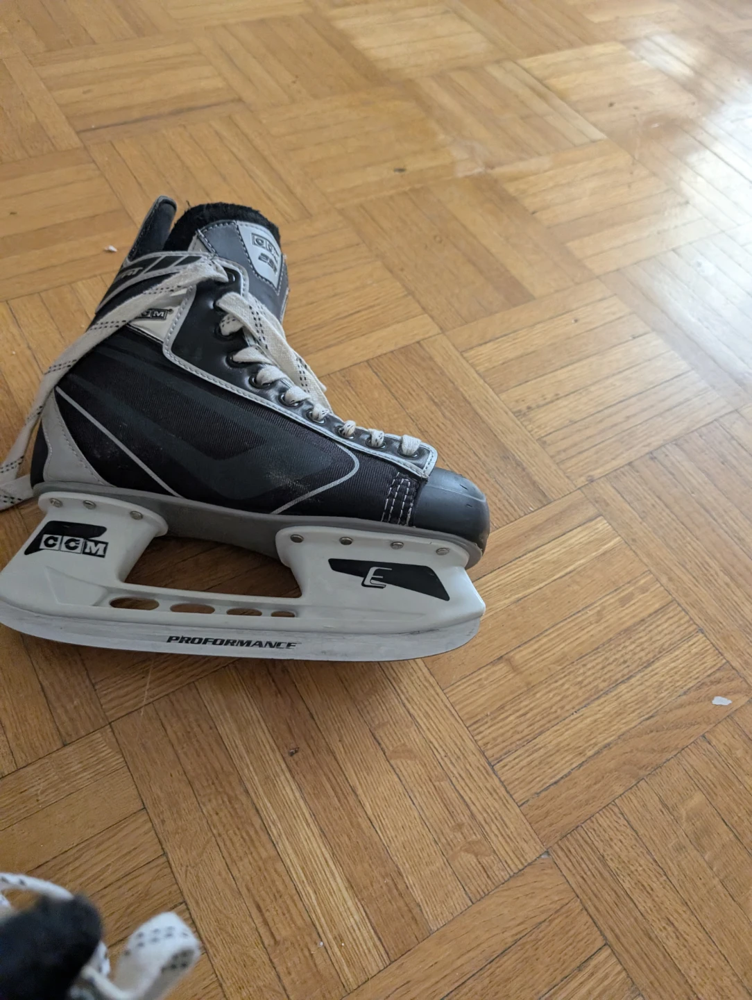 CCM 292 Ice Skates - photo 3