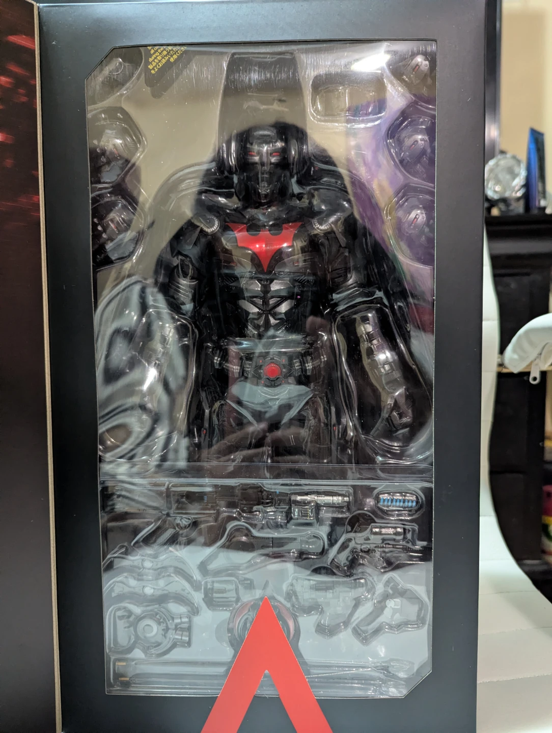 Hot Toys Batman Beyond Arkham Knight 1/6 Scale Figure - photo 2