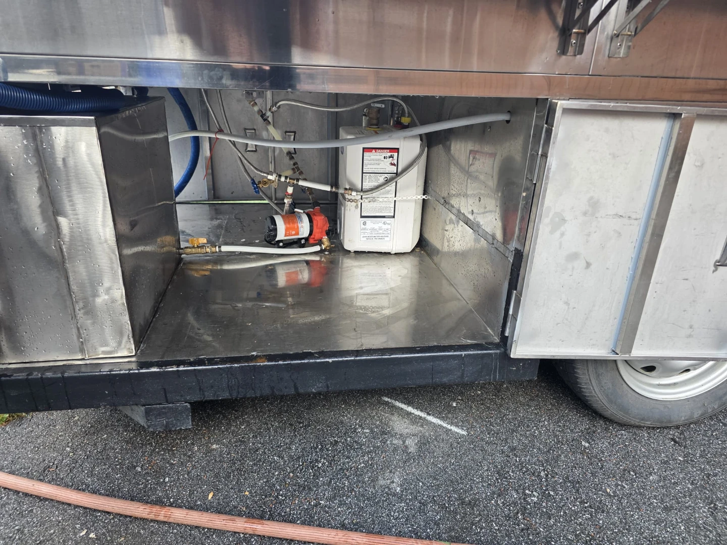 Mobile food cart for sale. - photo 4