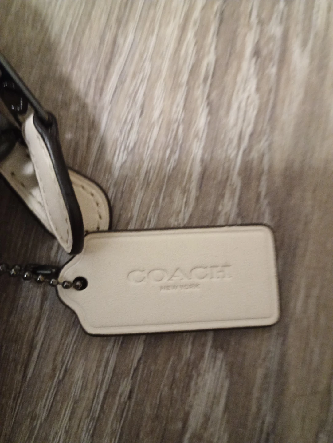 Coach White Leather Sling Bag - photo 2