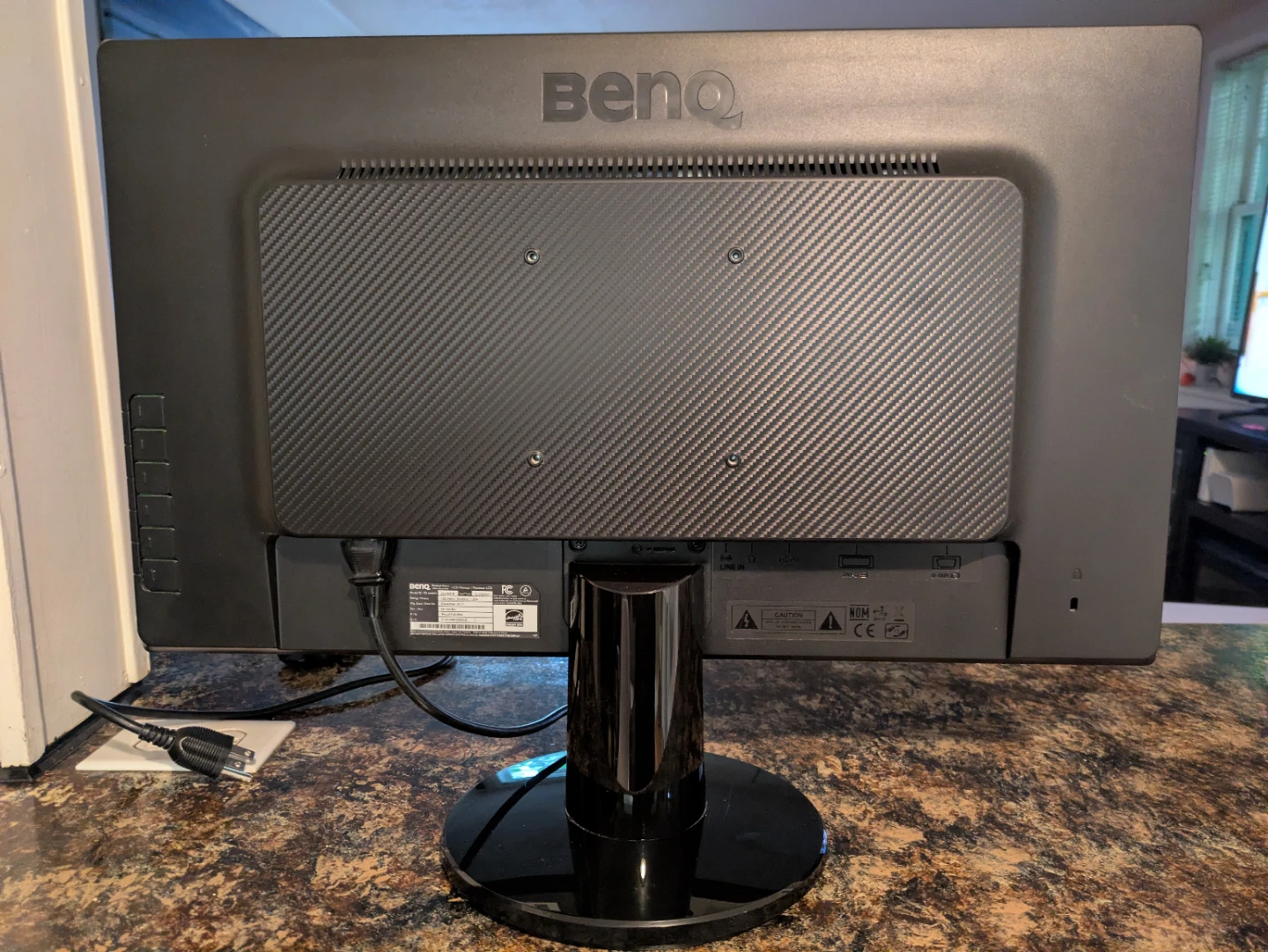 BenQ 24 in LED Monitor - photo 3