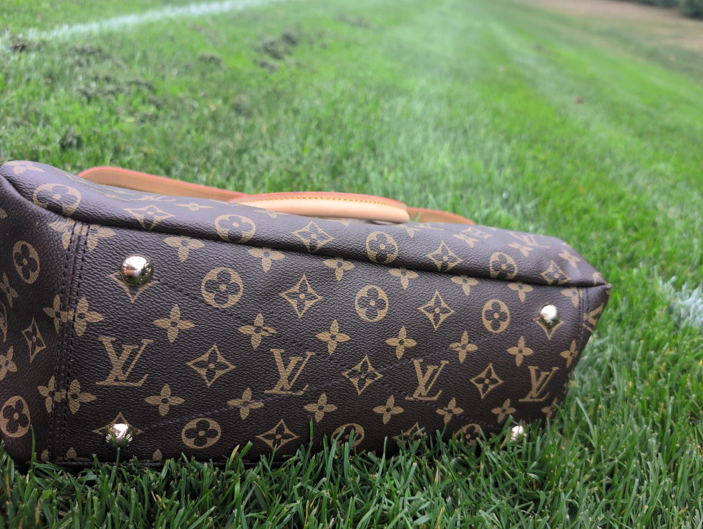 Louis Vuitton Monogram Handbag - photo 5