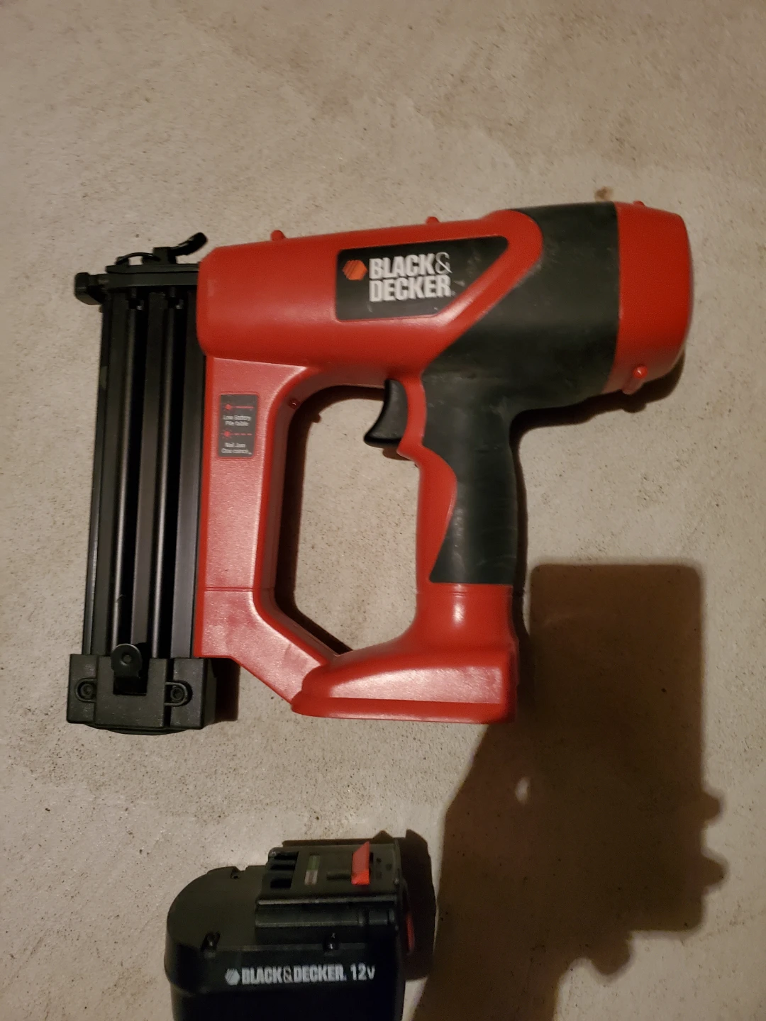 Black & Decker 12V Cordless Finish Nailer - photo 5