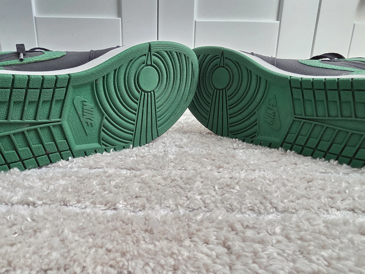 Nike Air Jordan 1 Retro High Size 10 OG Pine Green - photo 3