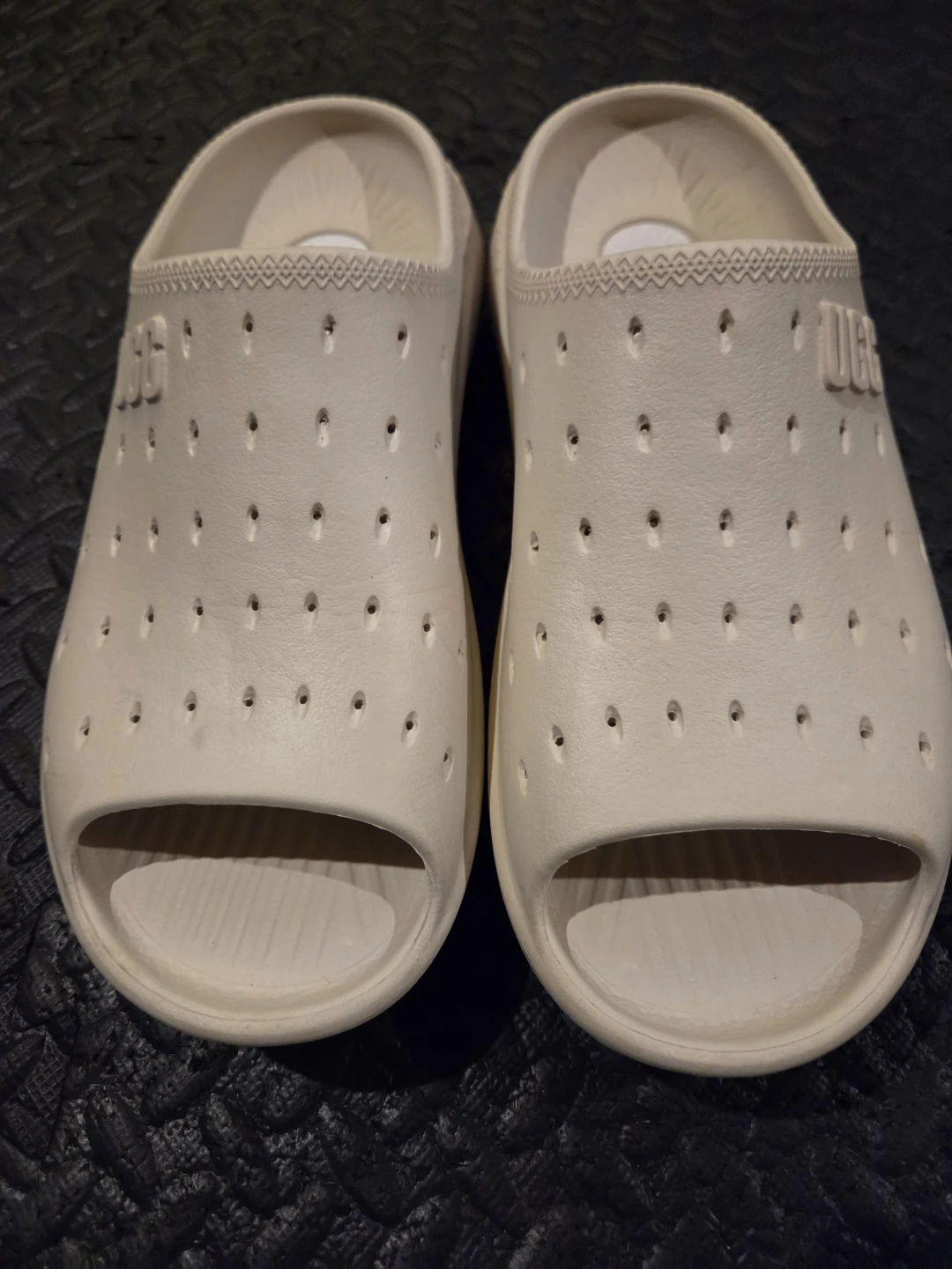 UGG Slide It 2 Sandals. Men's Size 13.