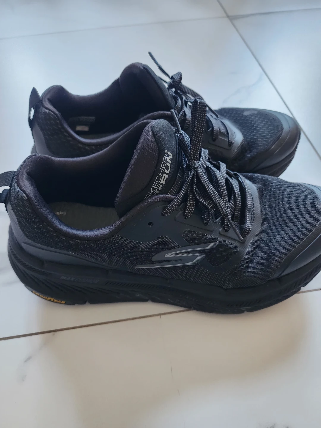 No box< good >Skechers GoRun Running Shoes - photo 3