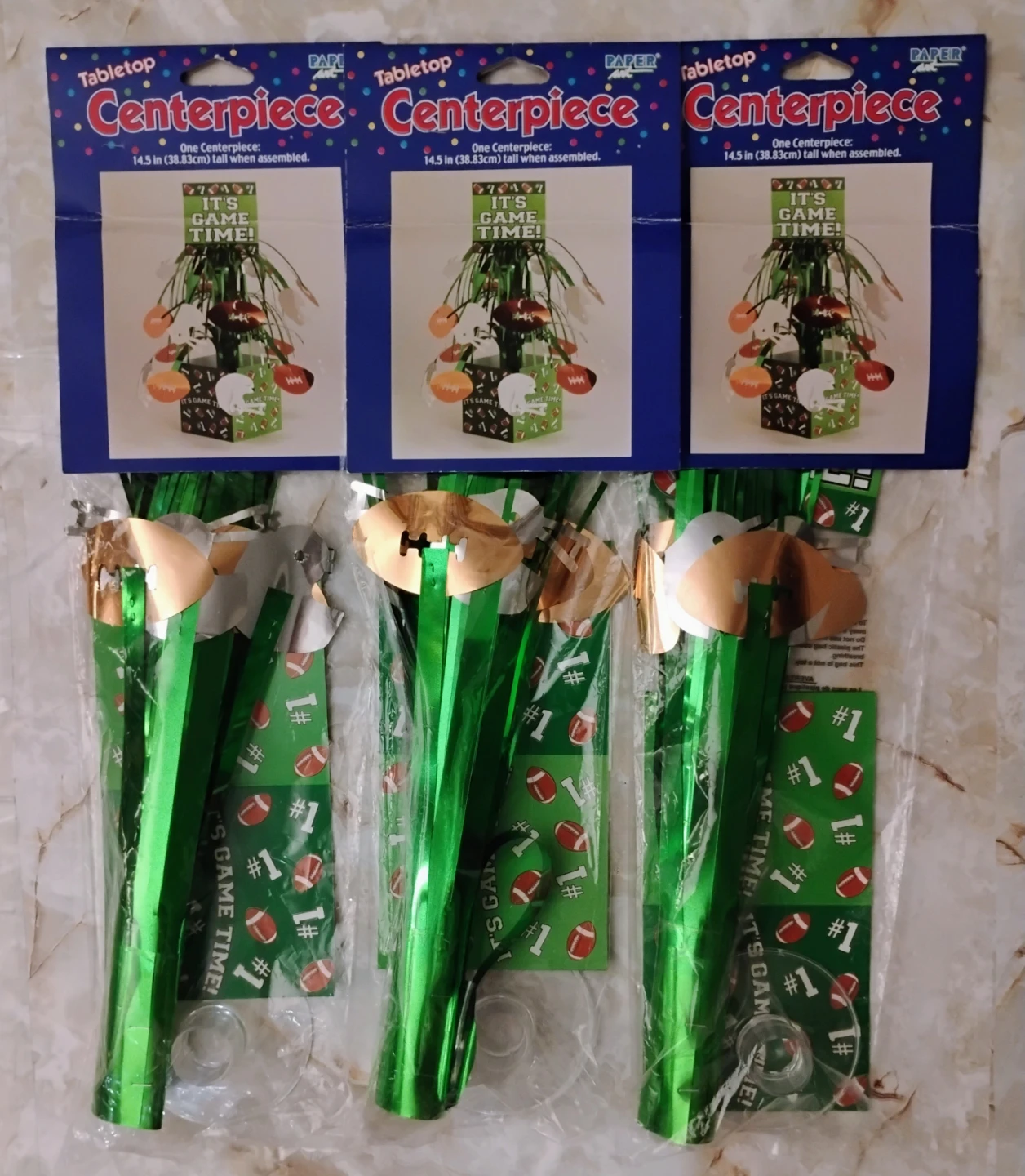 FOOTBALL-THEMED PARTY DECORATIONS - photo 3