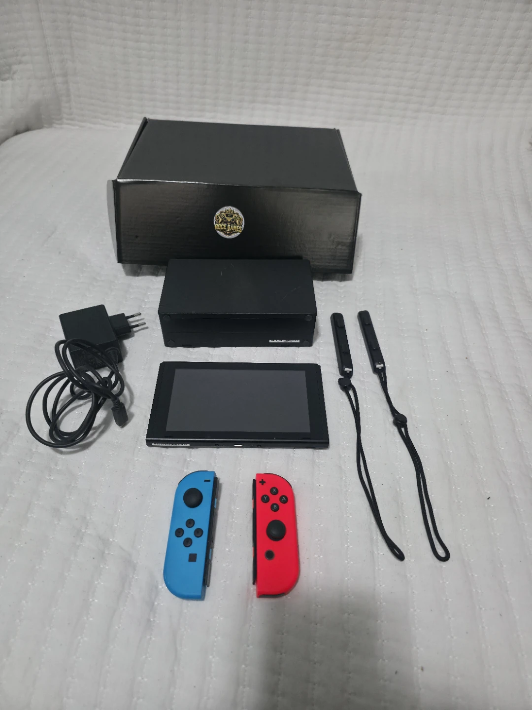 Nintendo Switch Console- 256GB -with Joy-Cons -picofly modded - photo 2