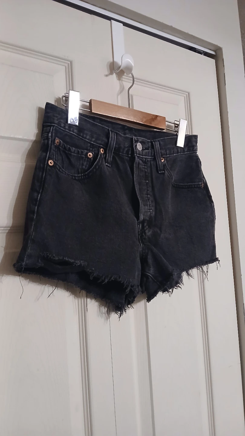 Levi's black denim shorts - photo 3