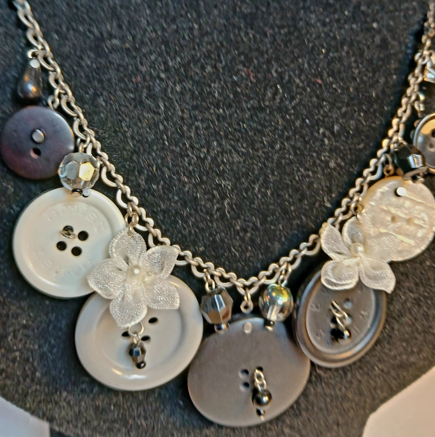 Button statement necklace - photo 3