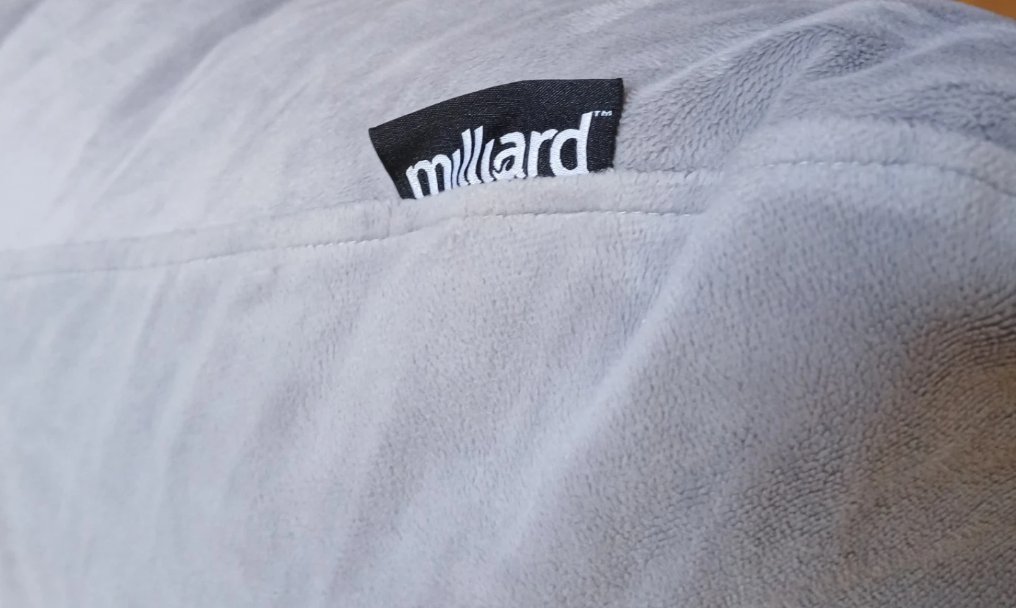 Milliard Reading Pillow - photo 2