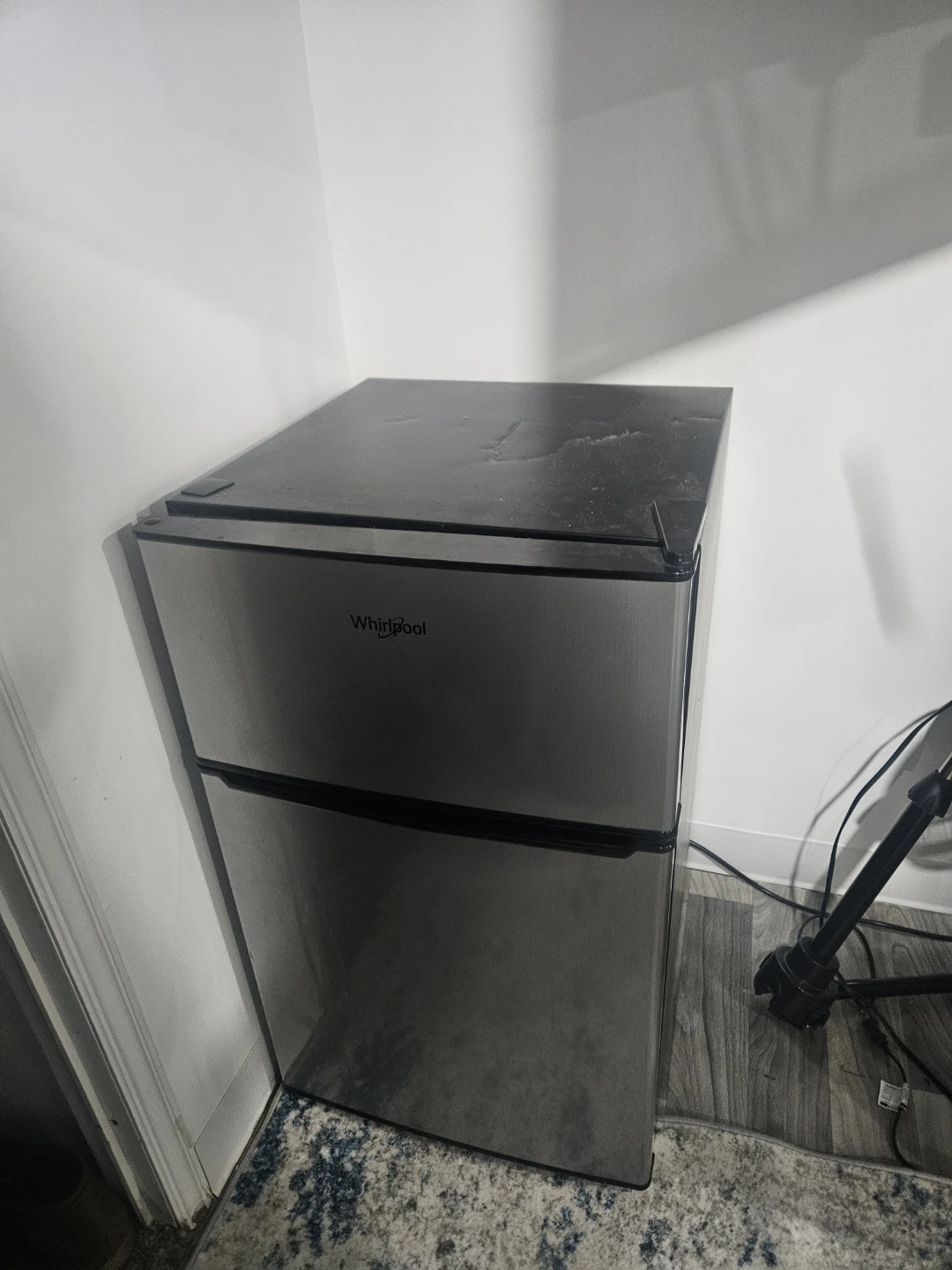Whirlpool Compact Refrigerator - photo 4