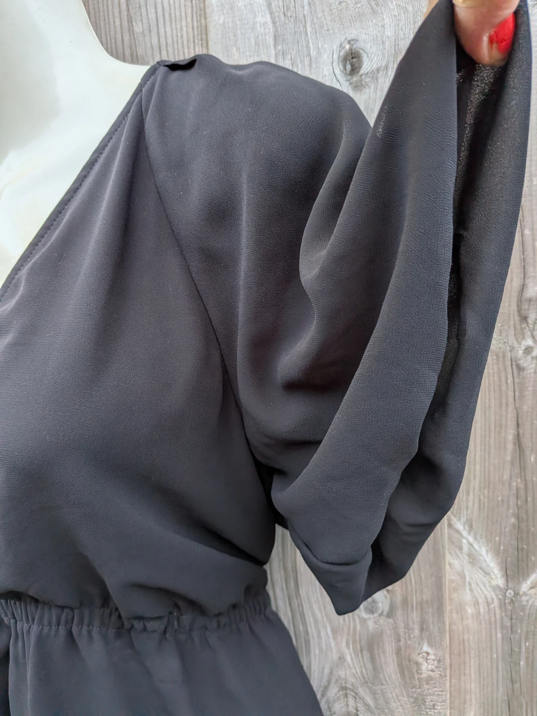 Black delicate V-Neck Puff Sleeve Blouse sz Med - photo 4