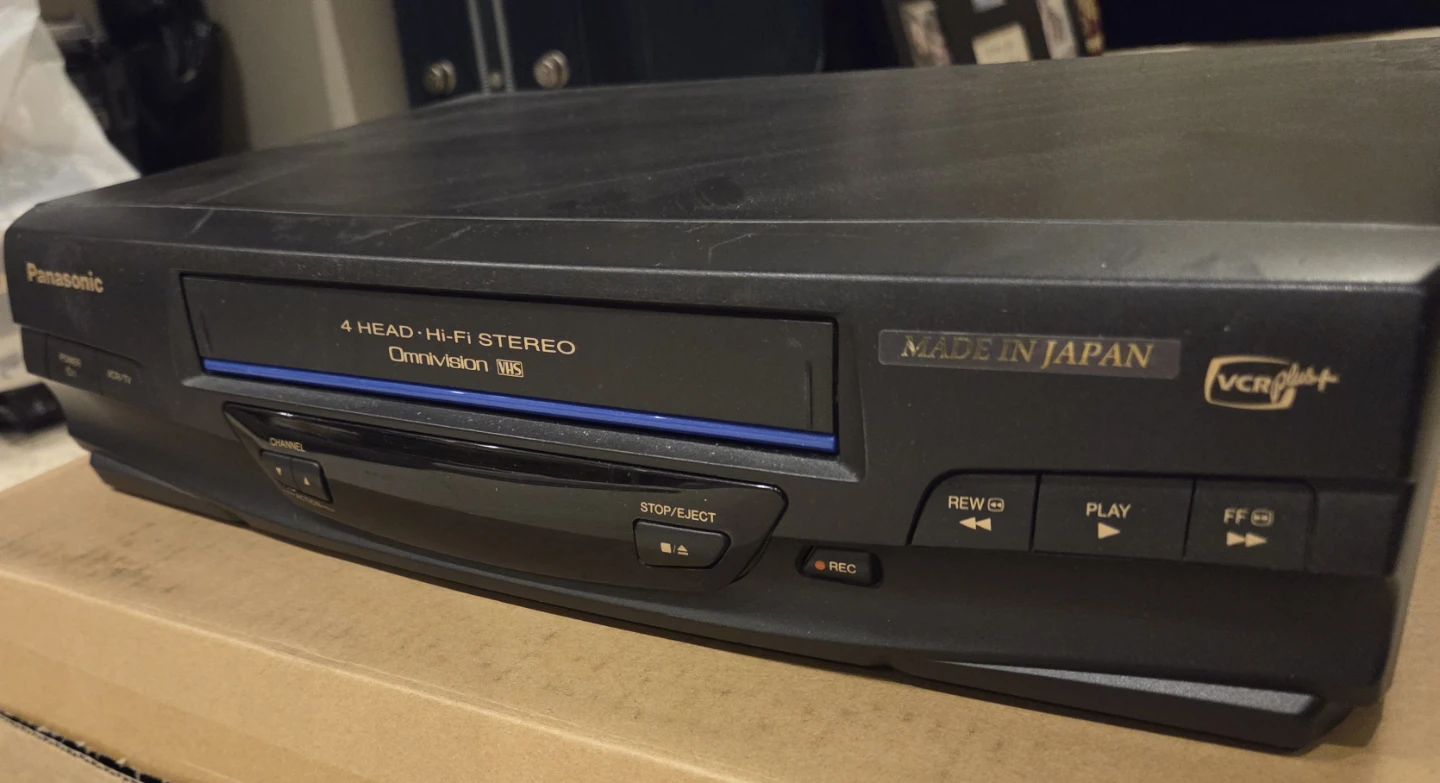 Panasonic Omnivision 4 Head Hi-Fi Stereo VCR - photo 2