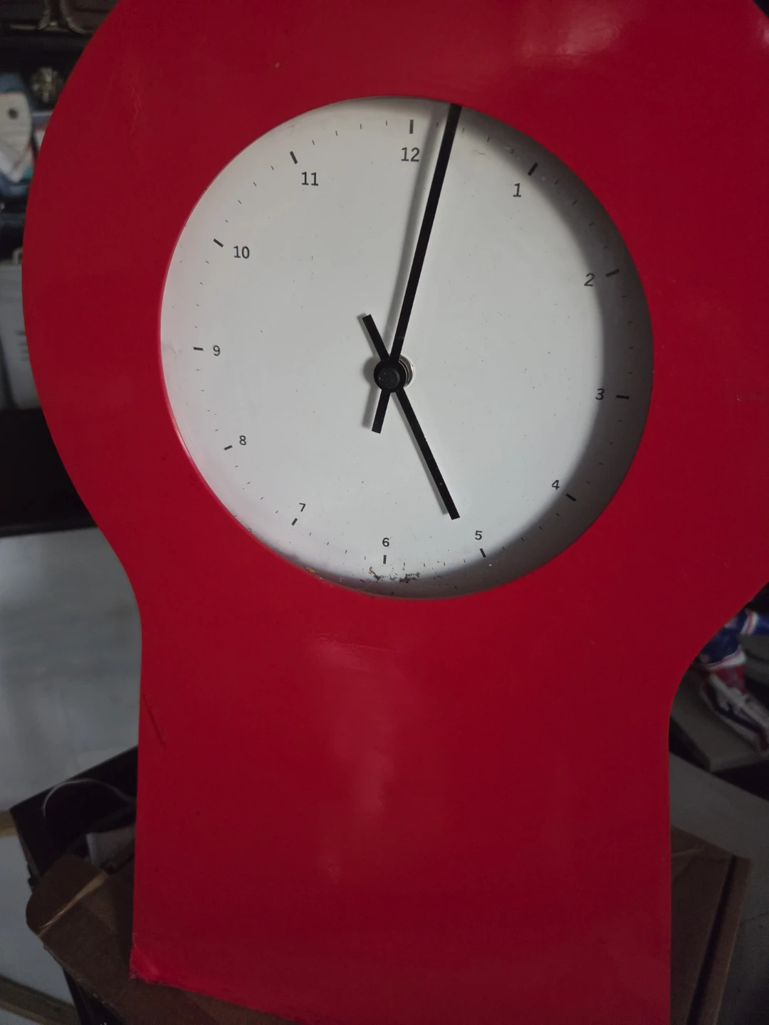 Ikeea 1985 Talk Red Clock