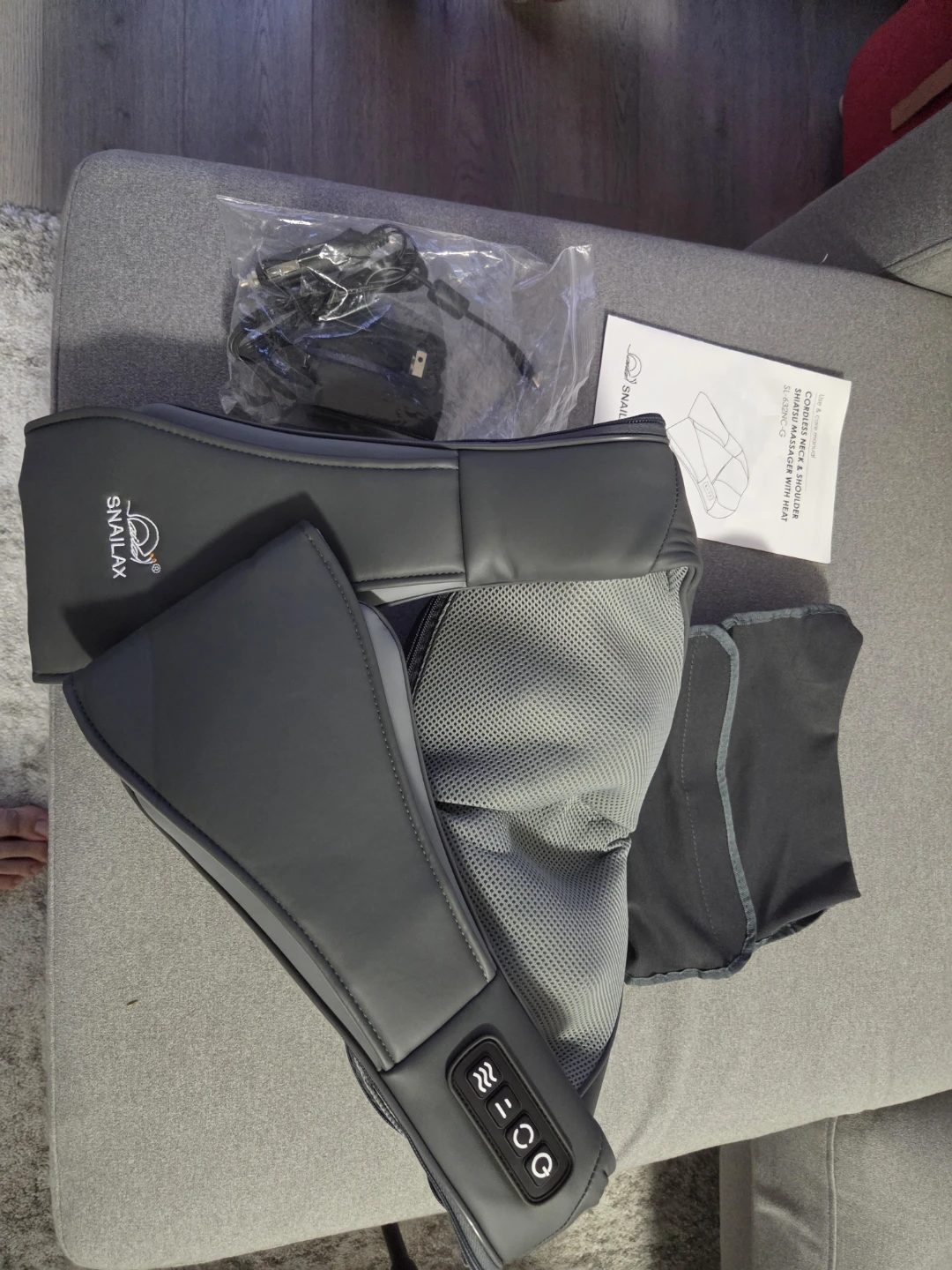Brand New Snailax Cordless Shiatsu Neck and Shoulder Massager - photo 3